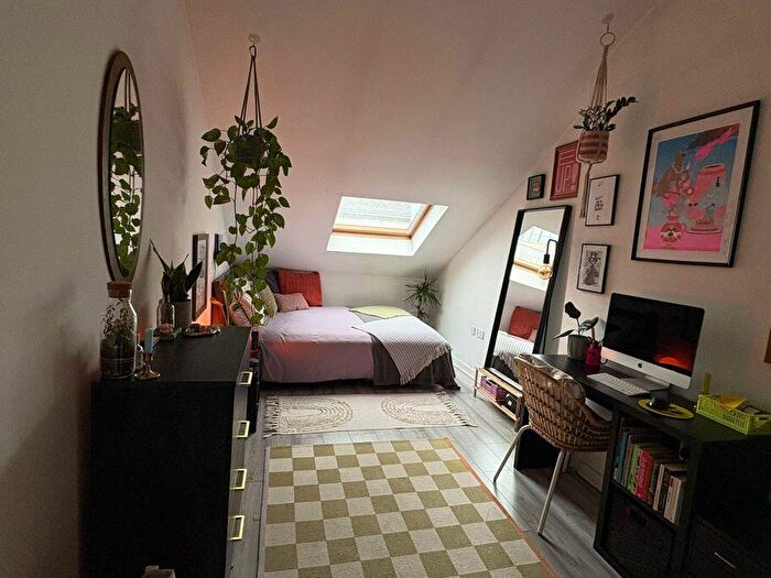 2 Bedroom Flat To Rent In Butcher Street, City Centre, Leeds, LS11