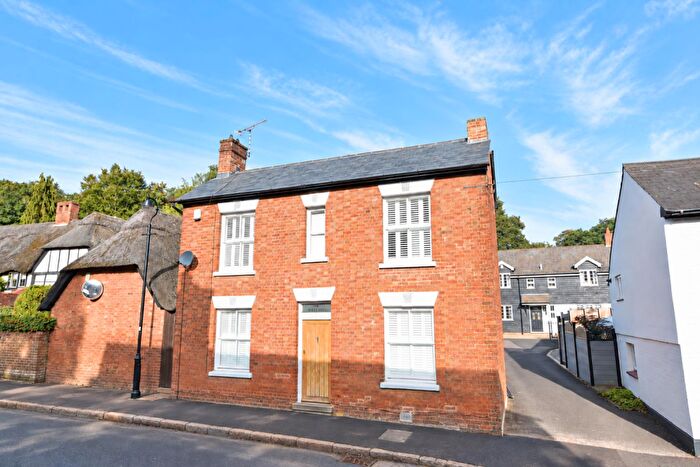 3 Bedroom Detached House For Sale In West Hill, Aspley Guise, Milton Keynes, MK17