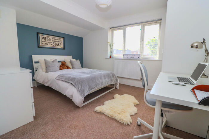 4 Bedroom Flat To Rent In Lyon Street, Southampton, SO14