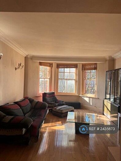 2 Bedroom Flat To Rent In The Pryors, London, NW3