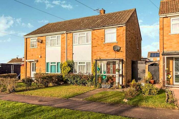 3 Bedroom Semi-Detached House To Rent In Bedale Walk, Dartford, DA2