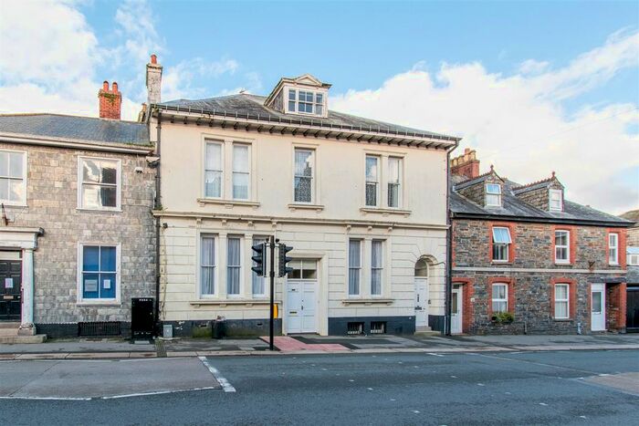3 Bedroom Flat To Rent In Dean Street, Liskeard, PL14
