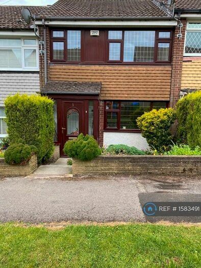 3 Bedroom Terraced House To Rent In Parsonage Walk, Rochdale, OL16