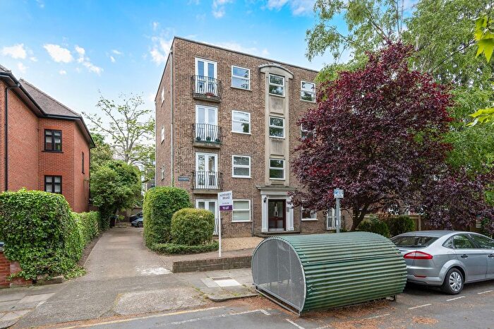 1 Bedroom Flat To Rent In St. Andrew's Square, Surbiton, KT6