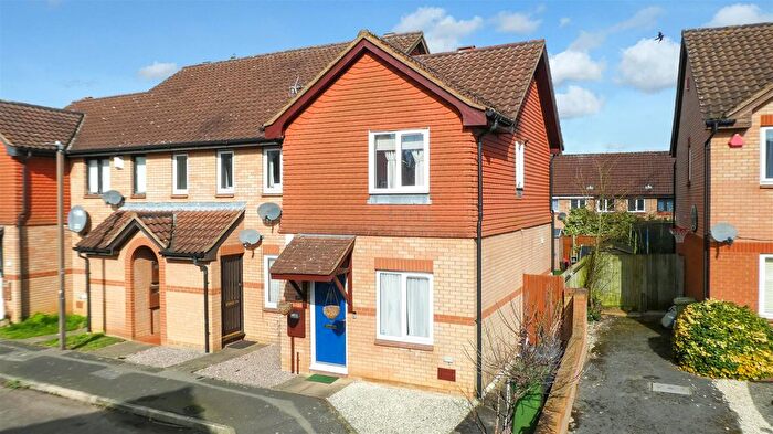 2 Bedroom End Of Terrace House For Sale In Pettingrew Close, Walnut Tree, Milton Keynes, MK7