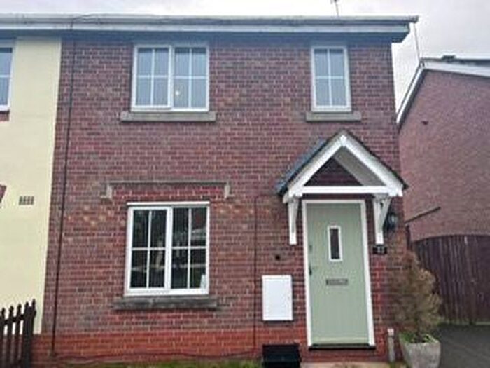 3 Bedroom Semi-Detached House To Rent In Latebrook Close, Stoke-On-Trent, ST6
