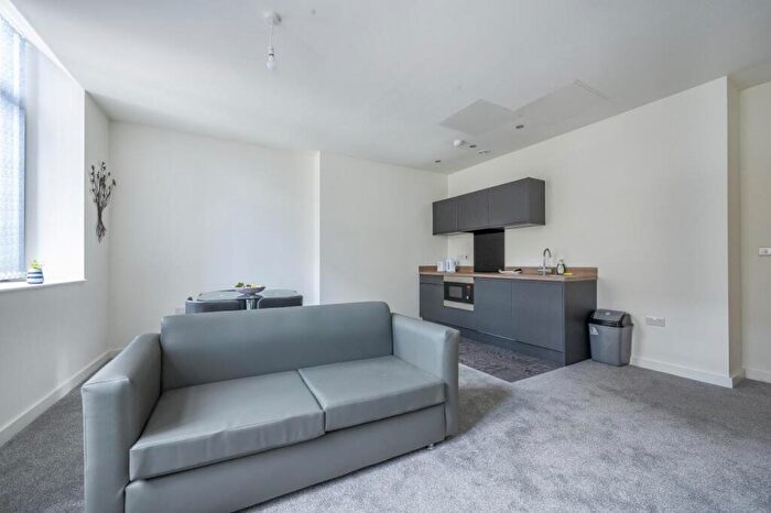 2 Bedroom Apartment For Sale In Conditioning House, Cape Street, Bradford, BD1