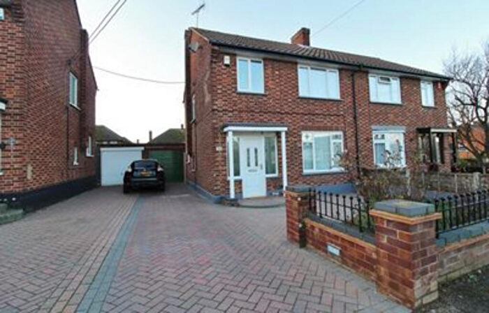 3 Bedroom Semi Detached House To Rent In High Road, Benfleet, SS7