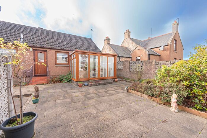 3 Bedroom Detached Bungalow For Sale In Lennox Gardens, Linlithgow, EH49