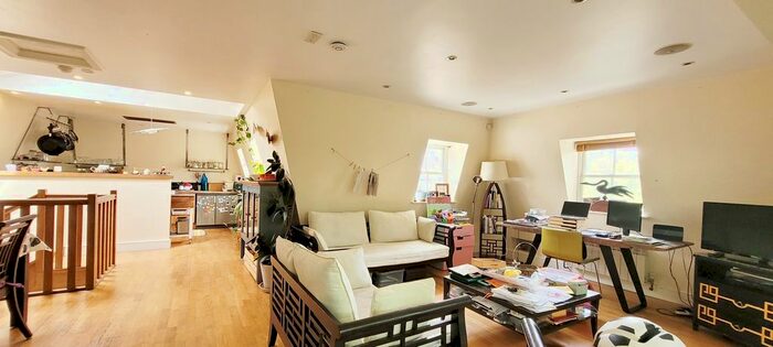 4 Bedroom Detached House To Rent In Alexandra Park Road, Wood Green, London, N22