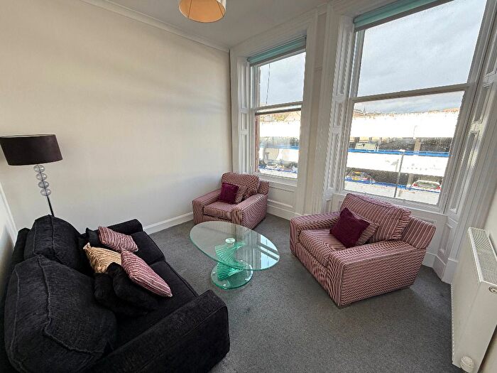 2 Bedroom Flat To Rent In Meadowside, City Centre, Dundee, DD1