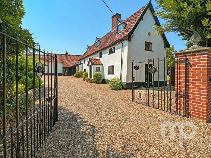 5 Bedroom Detached House For Sale In The Street, Tibenham, NR16