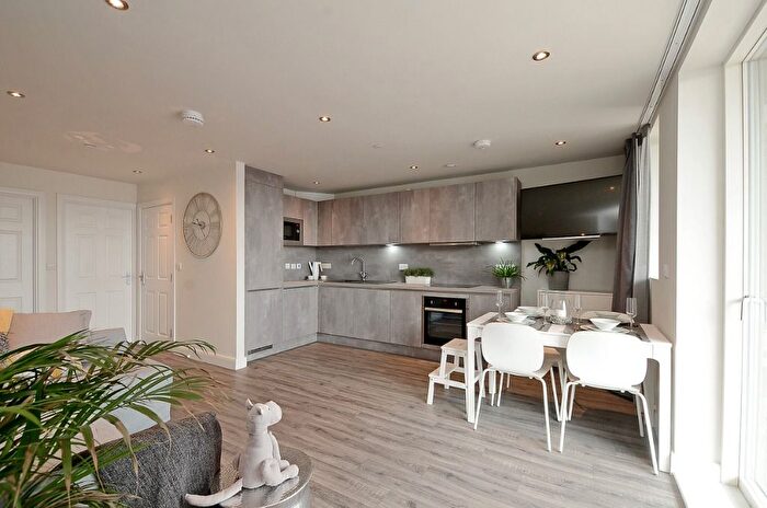 2 Bedroom Flat To Rent In Gordon Road, Sharrow Vale, Sheffield, S11