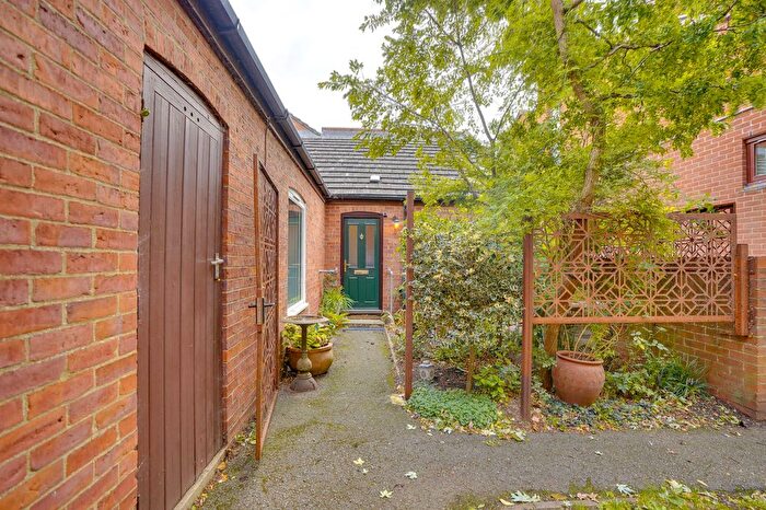 2 Bedroom Bungalow For Sale In St. James Lane, Bury St. Edmunds, IP33