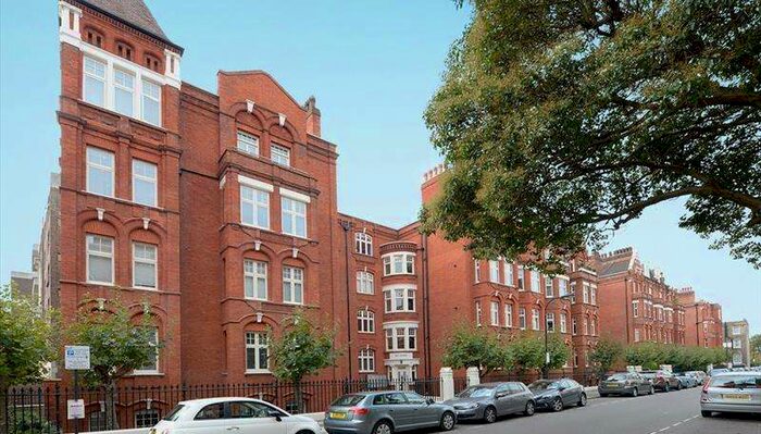 3 Bedroom Flat To Rent In Hamlet Gardens, Hammersmith, W6