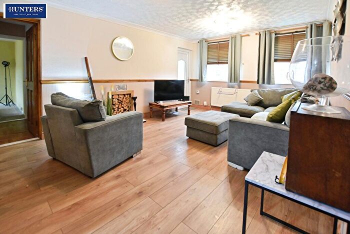 2 Bedroom Flat For Sale In Gloucester Avenue, Scunthorpe, DN16