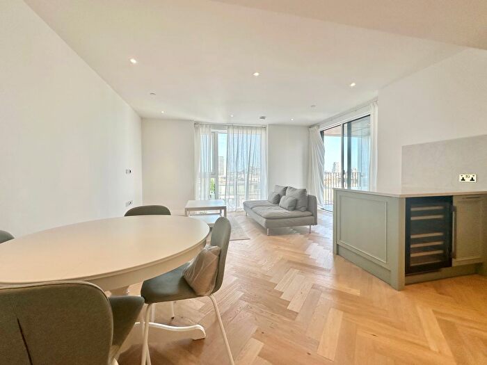 2 Bedroom Flat To Rent In Lockgate Road, London, SW6