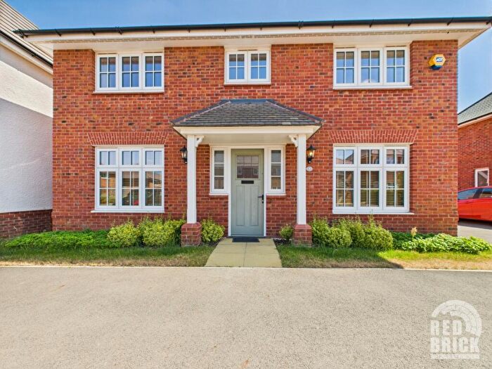 3 Bedroom Detached House To Rent In Lavender Close, Warwick, CV34