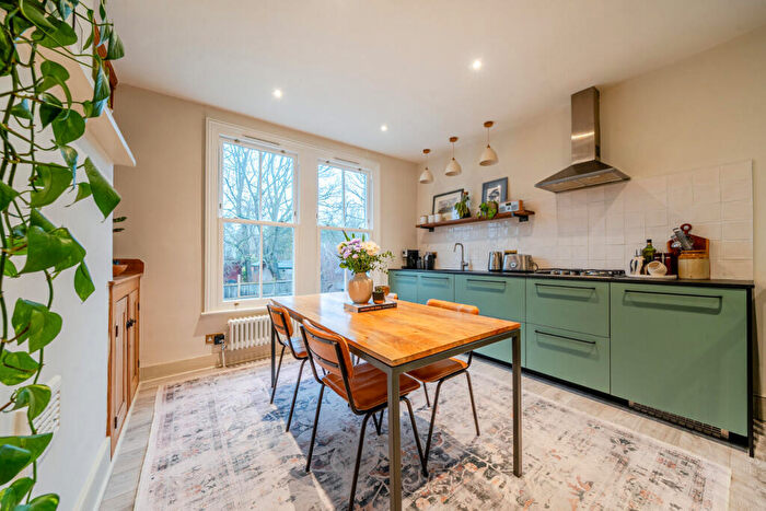 2 Bedroom Flat For Sale In Clive Road, West Dulwich, London, SE21