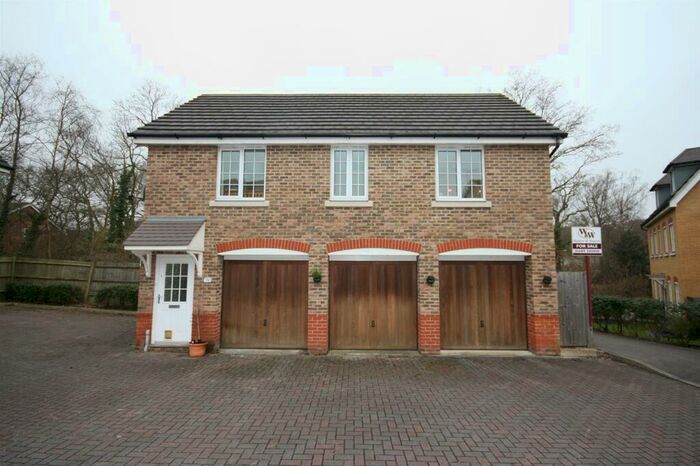 2 Bedroom Coach House To Rent In Maple Rise, Whiteley, PO15
