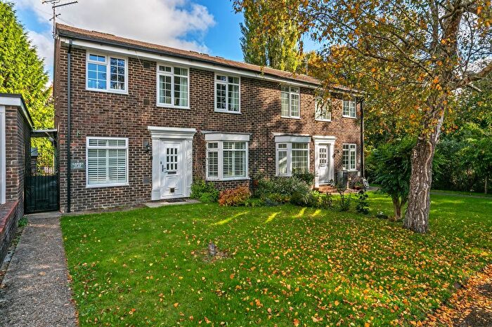 2 Bedroom Flat For Sale In Green Park Close, Winchester, SO23