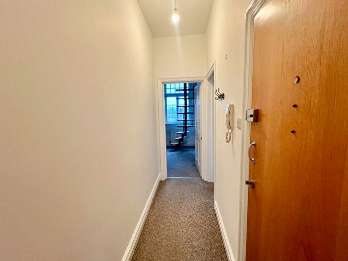 1 Bedroom Flat To Rent In Mercers Row, Northampton, NN1