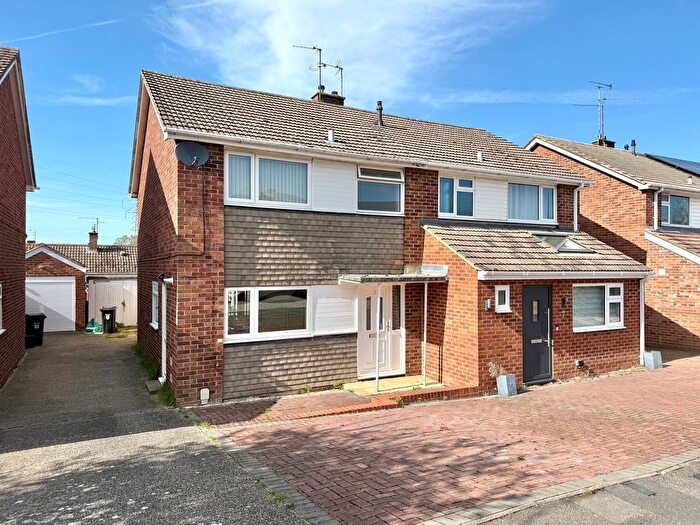 3 Bedroom Semi Detached House To Rent In Chamberlain Gardens, Arborfield Cross, Reading, RG2