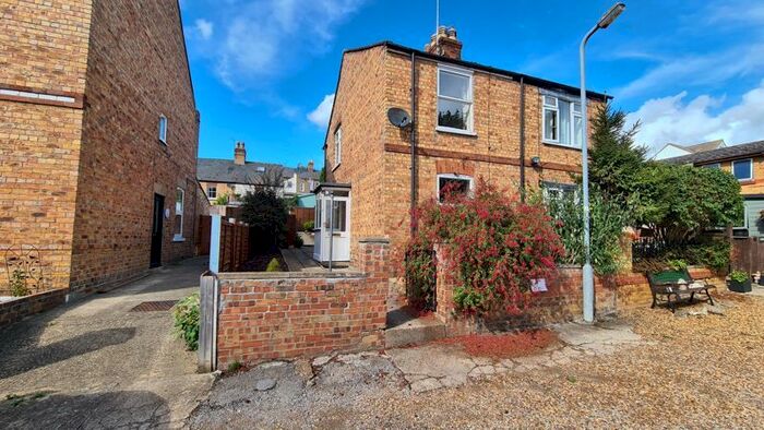 3 Bedroom Cottage To Rent In Coalville Cottages, Trafalgar Terrace, Stamford, PE9