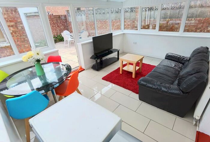 5 Bedroom Terraced House To Rent In Talbot Road, PO4