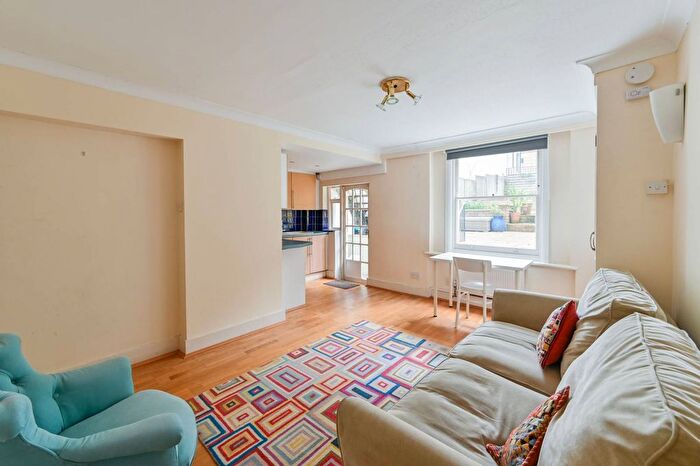 1 Bedroom Flat To Rent In Ramsden Road, Nightingale Triangle, London, SW12