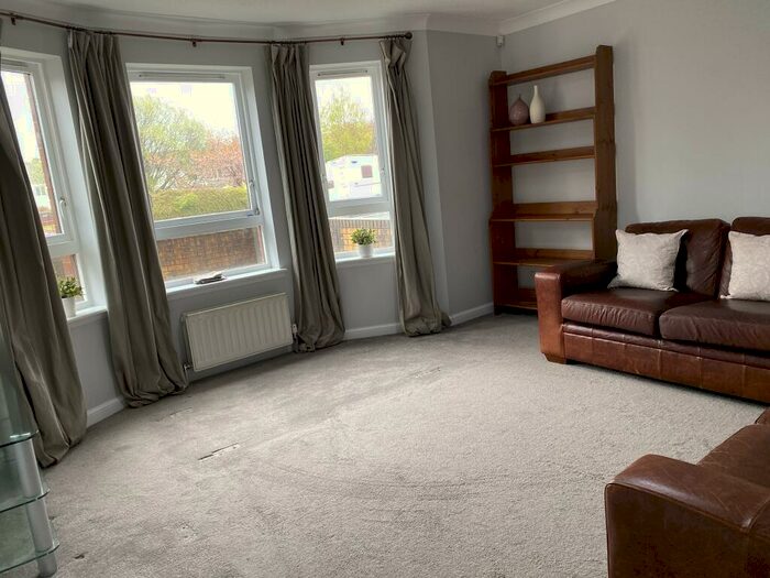 2 Bedroom Apartment To Rent In Titwood Road, Shawlands, G41