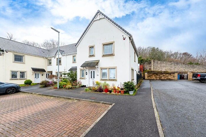 3 Bedroom End Of Terrace House For Sale In Hollybush Lane, Port Glasgow, PA14