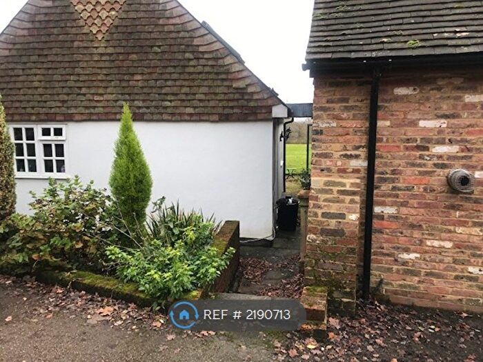 1 Bedroom Flat To Rent In Norwood Hill, Horley, RH6