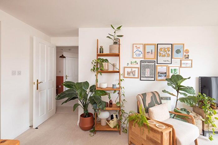 2 Bedroom Flat For Sale In Squires Court, Bedminster, BS3