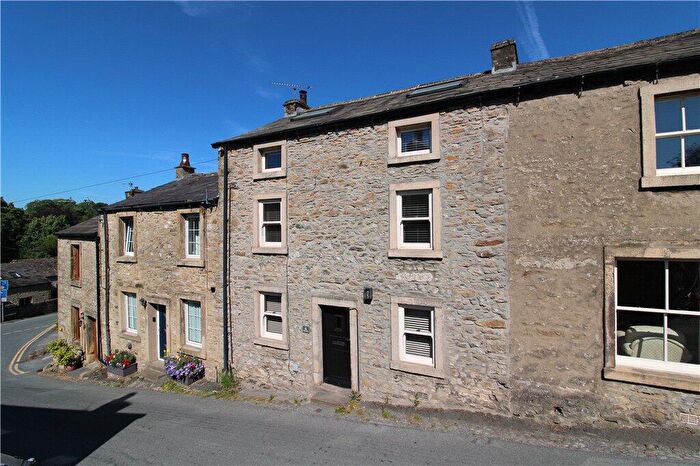 3 Bedroom Town House For Sale In Belle Hill, Giggleswick, Settle, North Yorkshire, BD24