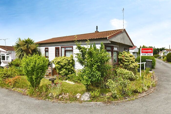 2 Bedroom Park Home For Sale In Bakers Lane, West Hanningfield, Chelmsford, CM2