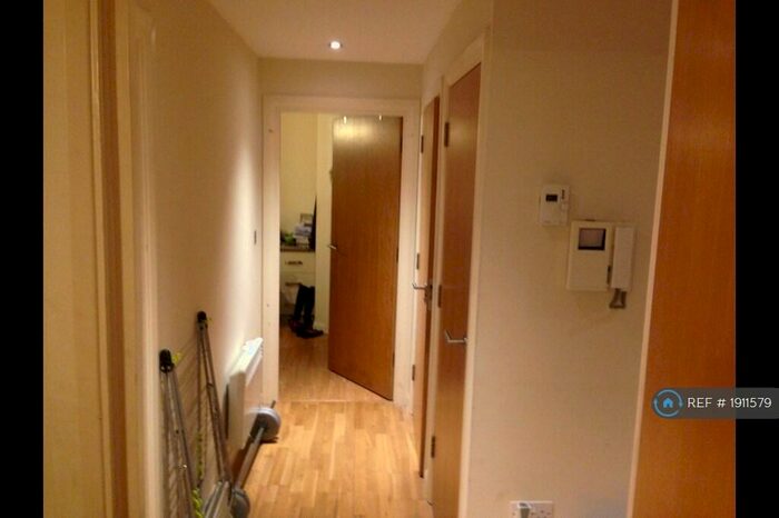 2 Bedroom Flat To Rent In Icon Building, Ilford, IG1