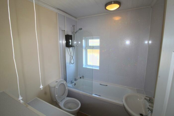 3 Bedroom Semi-Detached House To Rent In Watling Street, Mile Oak, Tamworth, B78