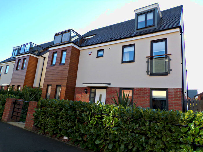 5 Bedroom House To Rent In Saltwick Avenue, Greenside, Kingston Park, NE13