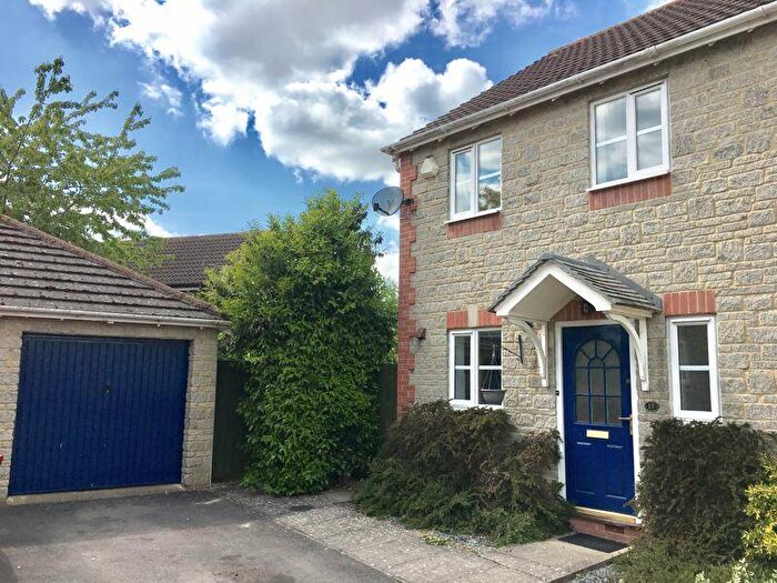 2 Bedroom Semi-Detached House To Rent In Foxglove Close, Oxford, OX4