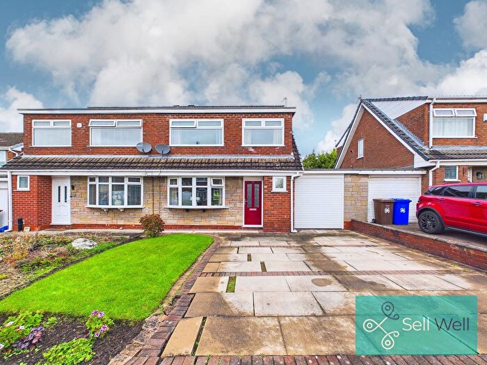 3 Bedroom Semi-Detached House For Sale In Standfield Drive, Worsley, Manchester, M28