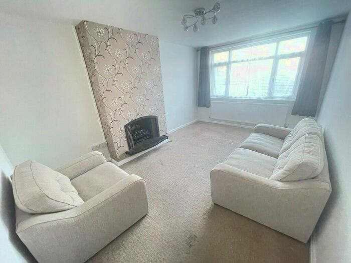 2 Bedroom Maisonette To Rent In Davids Way, Hainault, Essex, IG6