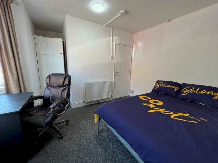 5 Bedroom End Of Terrace House To Rent In Hollingdean Road, Brighton, BN2