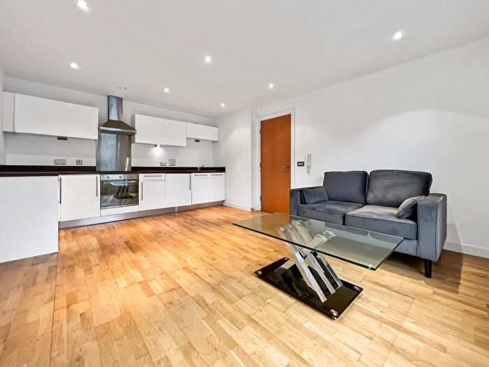 2 Bedroom Maisonette To Rent In London, SE16