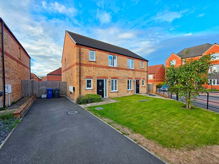 3 Bedroom Semi-Detached House For Sale In Collier Way, Mapplewell, Barnsley, S75