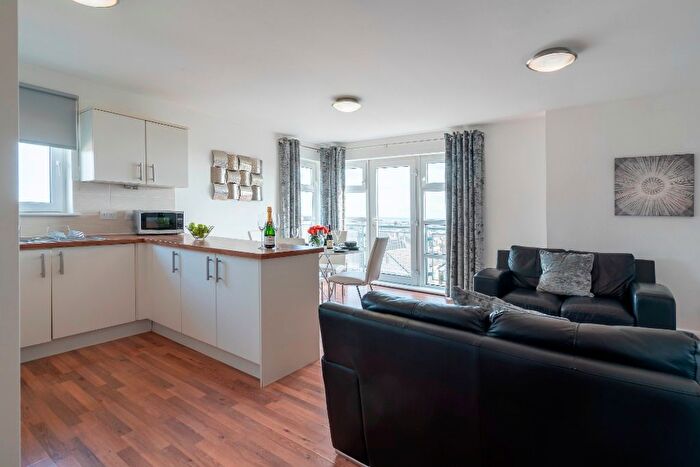 2 Bedroom Flat To Rent In Hammerman Drive, Hilton, Aberdeen, AB24