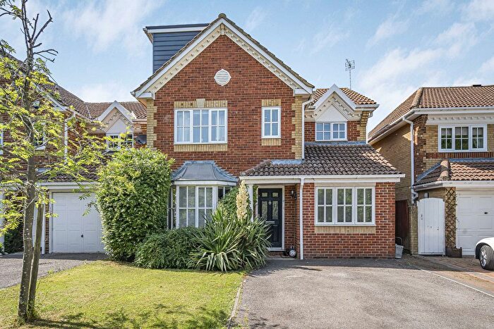 4 Bedroom Detached House For Sale In Swallow Close, Bicester, OX26