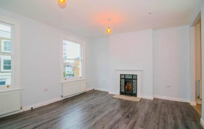 2 Bedroom Flat To Rent In Hopgood Street, London, W12