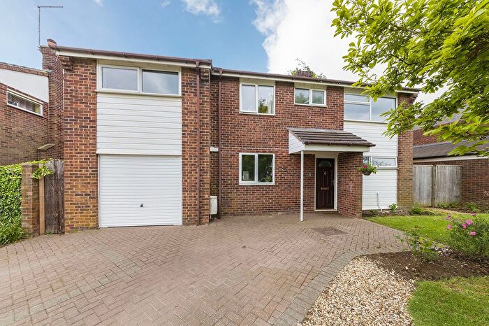 5 Bedroom Detached House For Sale In Chambrai Close, Appleford, OX14