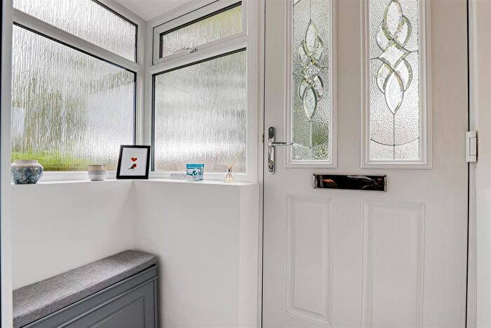 3 Bedroom End Terrace House For Sale In Sobers Gardens, Arnold, Nottinghamshire, NG5